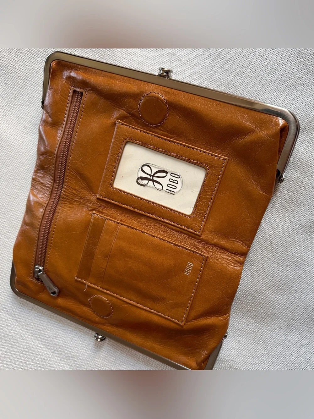 HOBO Lauren Clutch Wallet Polished Leather in Truffle